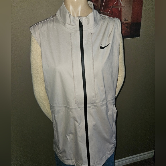 Nike Golf Jacket - Hypershield Rapid Adapt Waterproof - Cream SP21 - Picture 7 of 7